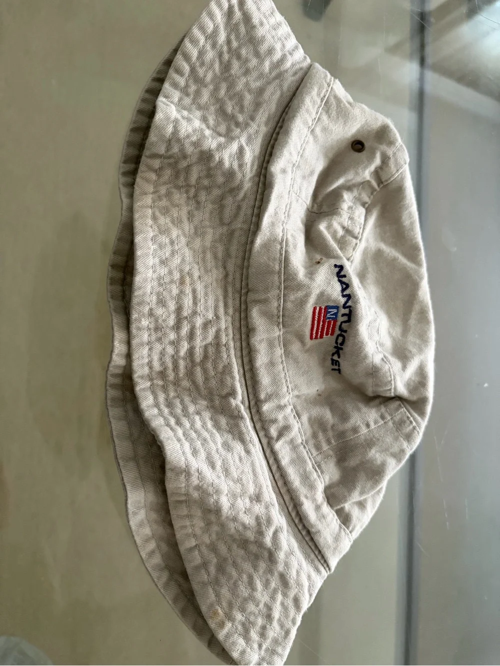 Fahrenheit beige bucket